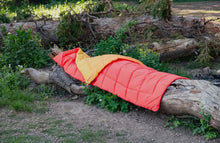 Load image into Gallery viewer, Kukün Puffy Blanket, Strawberry Lemonade